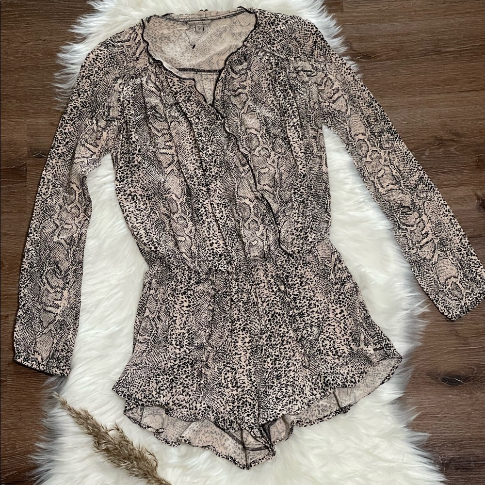 Guess Women’s Pants & Jumpsuits Snake Print Romper Animal Print New Without Tag